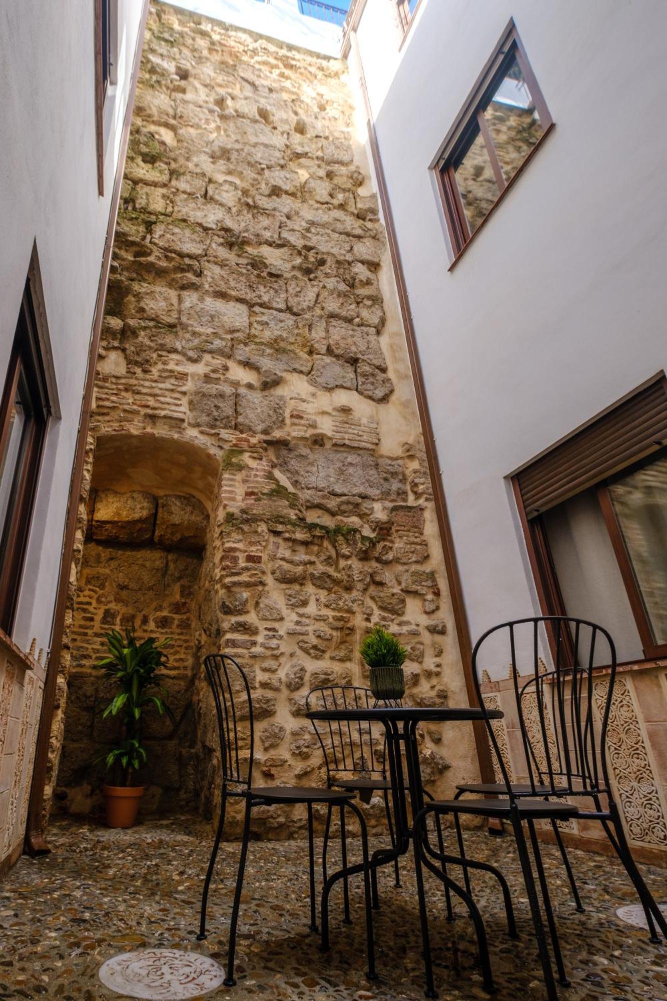 Patio Muralla Romana ¡se Parte De La Historia! Apartamento