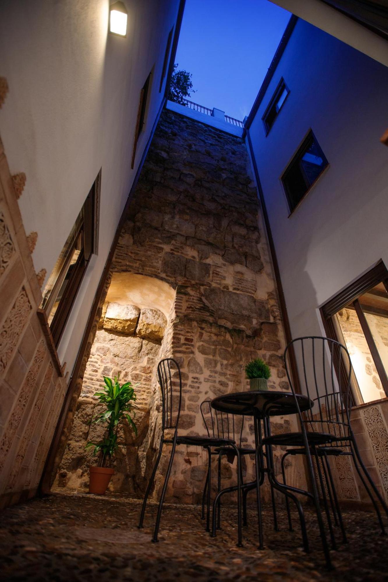 Patio Muralla Romana ¡se Parte De La Historia!